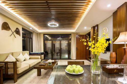 Hotel Yalong Bay Villas & Spa