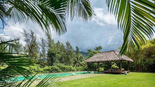 Hotel Yalong Bay Villas & Spa