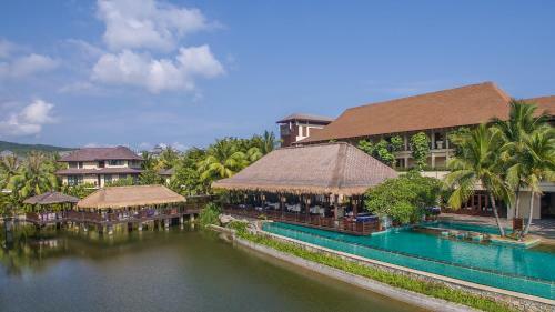 Hotel Yalong Bay Villas & Spa