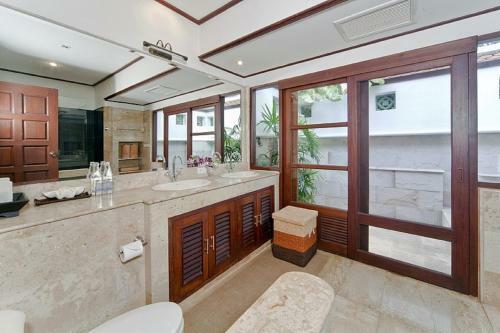 Bangrak Beachfront Villa