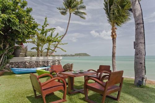 Bangrak Beachfront Villa