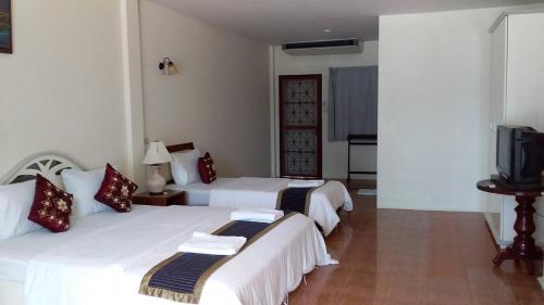 Hotel Phuket Naithon Resort