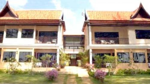 Hotel Phuket Naithon Resort