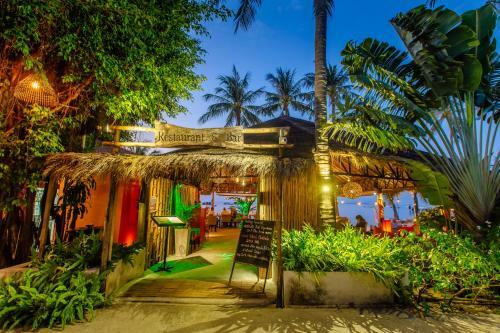 Hotel Secret Garden Beach Resort