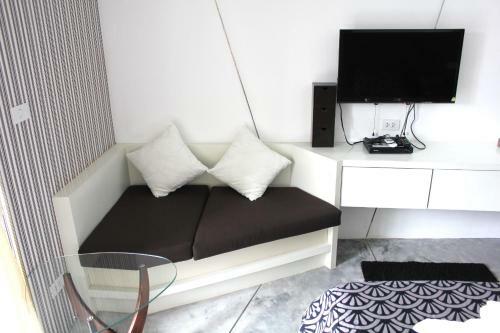 Replay Bangrak Beach Studio Apartment