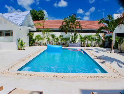 Hotel Kinnaree Resort