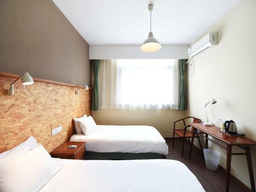 Mingtown Nanjing Road Youth Hostel
