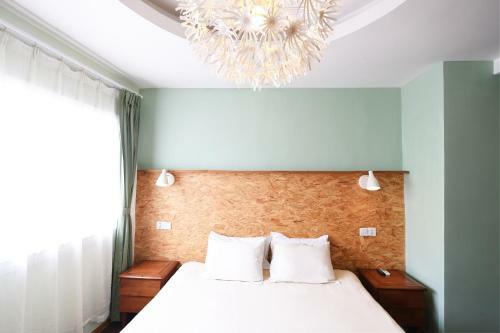 Mingtown Nanjing Road Youth Hostel