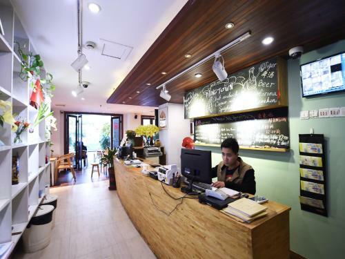 Mingtown Nanjing Road Youth Hostel