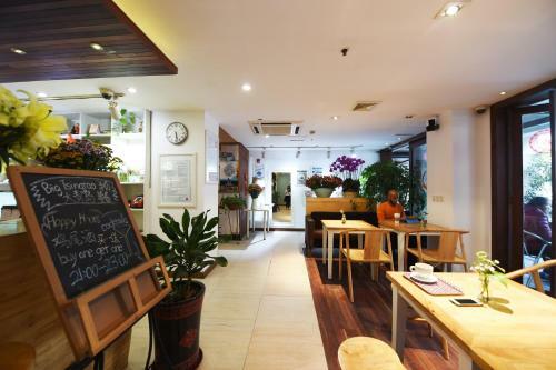 Mingtown Nanjing Road Youth Hostel
