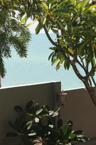 Hostal The Boardroom Beach Bungalows