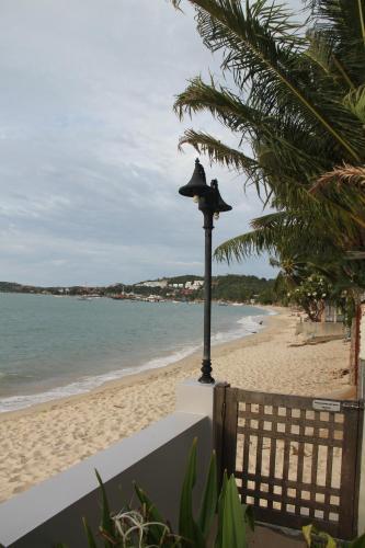 Hostal The Boardroom Beach Bungalows