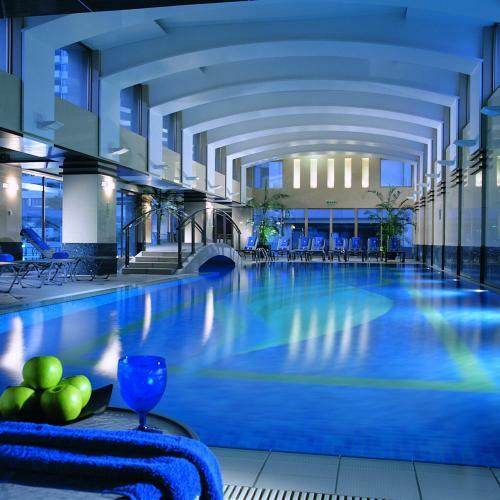 Shanghai Centre Serviced Apartment