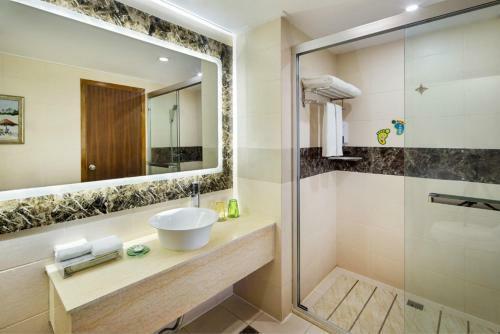 J Hotel