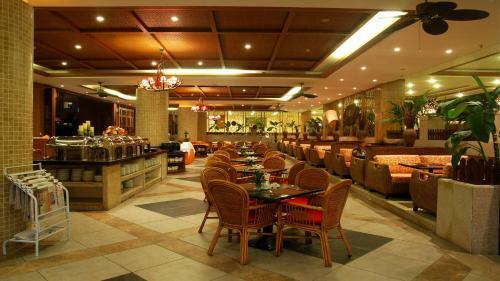 J Hotel