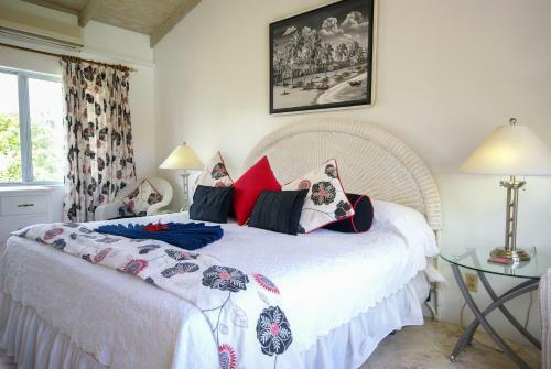 Aparthotel Antigua Village Condo Beach Resort