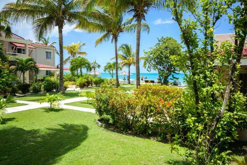 Aparthotel Antigua Village Condo Beach Resort