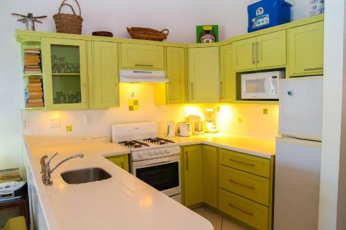 Aparthotel Antigua Village Condo Beach Resort