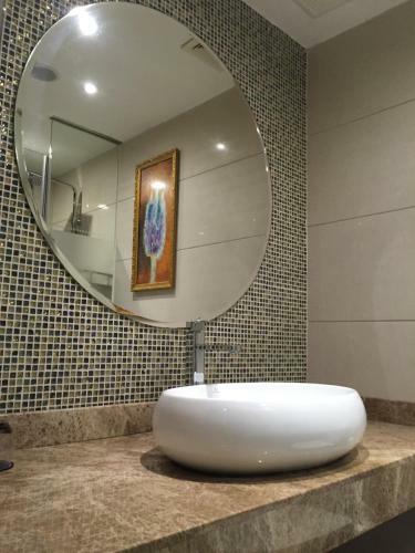 Lavande Hotel Shenzhen Huaqiangnan Branch