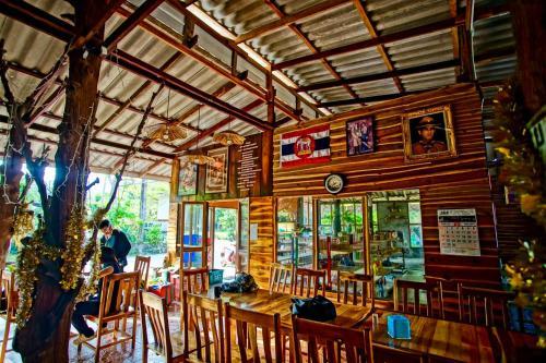 Hostal Mata Guesthouse