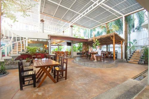 Hotel Honey Resort, Kata Beach
