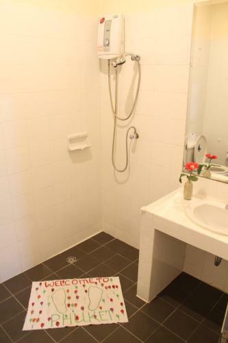 Hostal Beach Breeze Guesthouse
