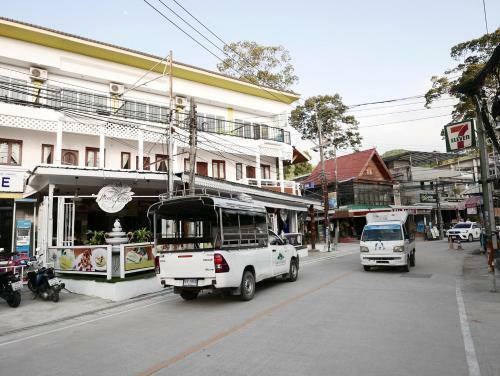 Hostal Pranee Guesthouse