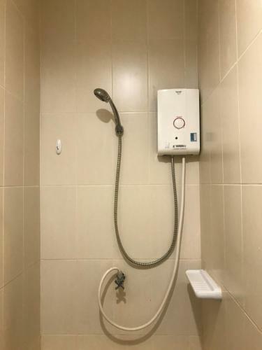 Hostal Gold Shop Room For Rent