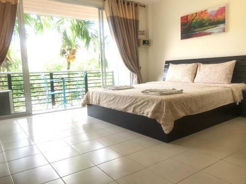 Hostal Gold Shop Room For Rent