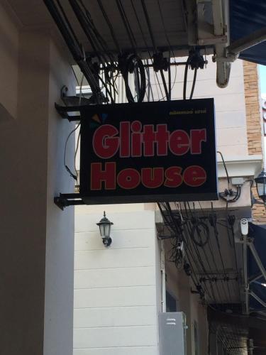 Posada Glitter House