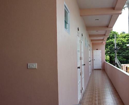 Hostal Sairee Center Guest House
