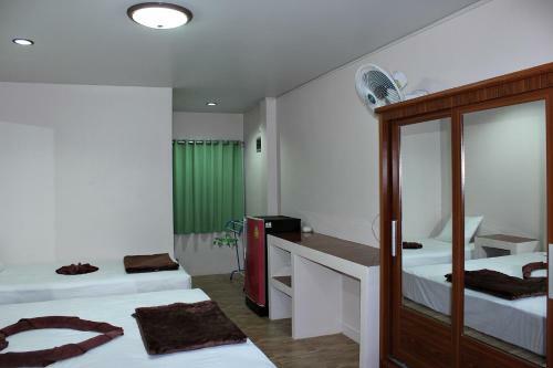 Hostal Sairee Center Guest House