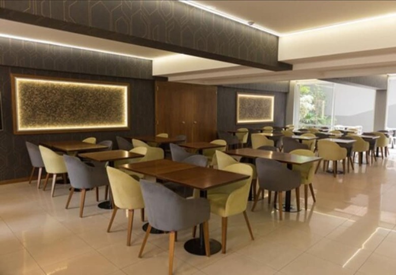 Urbana Class Hotel