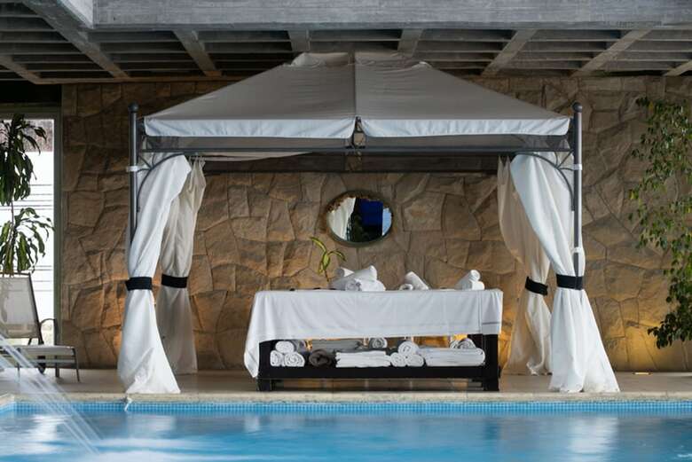 Hotel Cacique Inacayal Lake & Spa