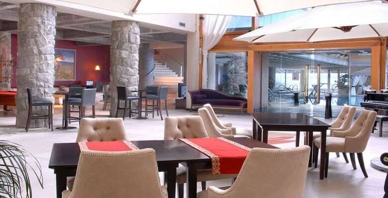 Hotel Cacique Inacayal Lake & Spa