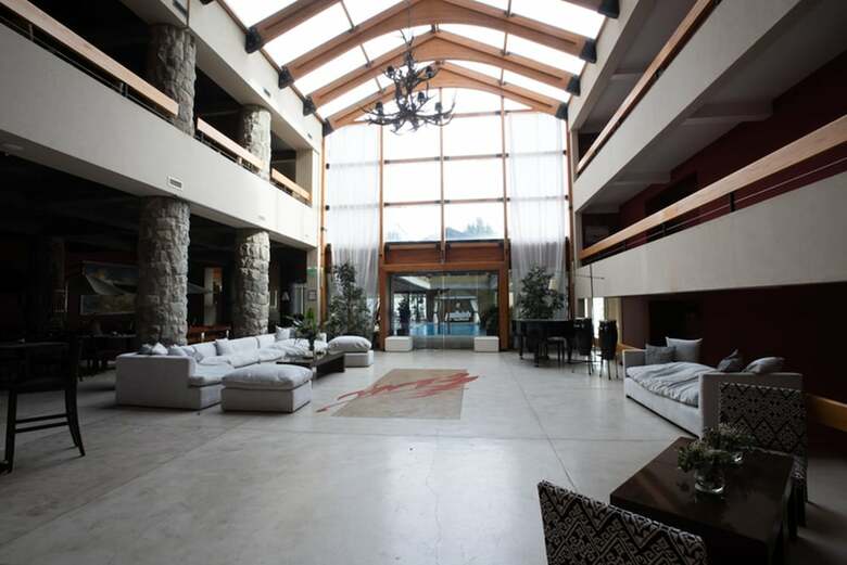 Hotel Cacique Inacayal Lake & Spa