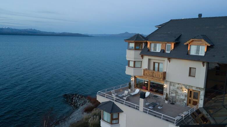 Hotel Cacique Inacayal Lake & Spa