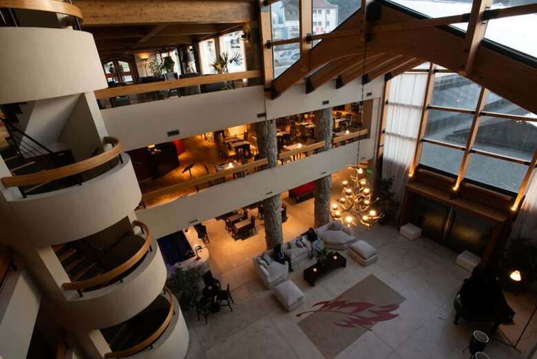 Hotel Cacique Inacayal Lake & Spa