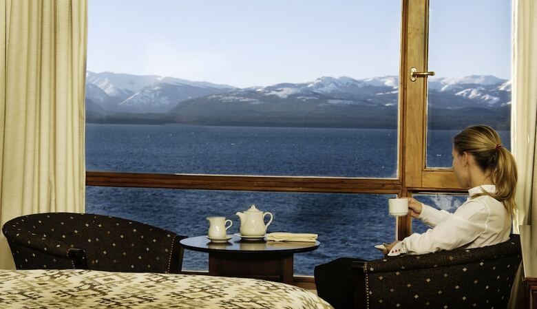 Hotel Cacique Inacayal Lake & Spa
