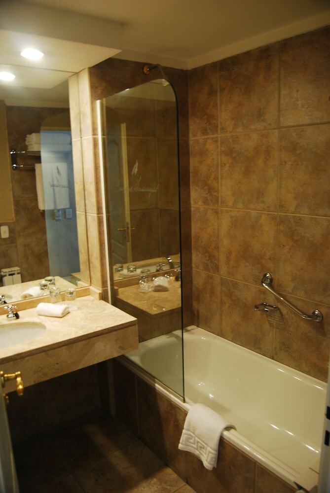 Hotel Cacique Inacayal Lake & Spa