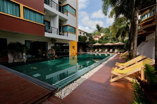 Buasri Phuket Hotel
