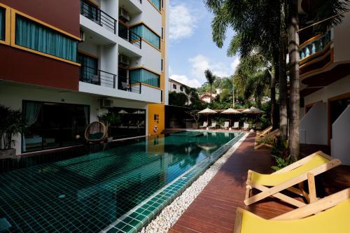 Buasri Phuket Hotel