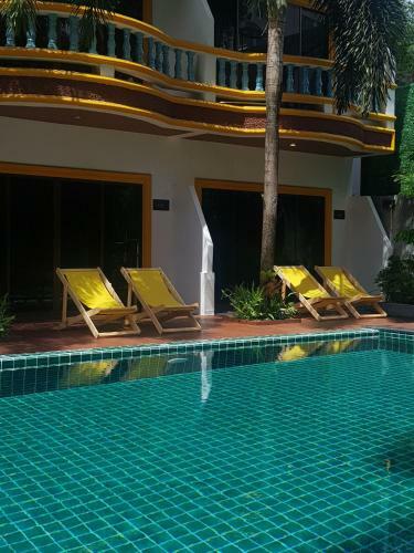 Buasri Phuket Hotel