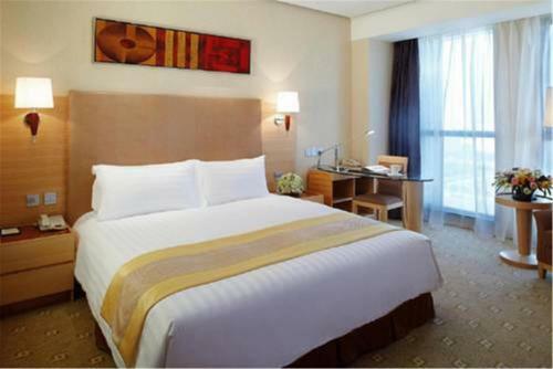 Regal Jinfeng Hotel