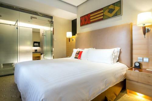 Regal Jinfeng Hotel