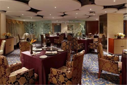 Regal Jinfeng Hotel
