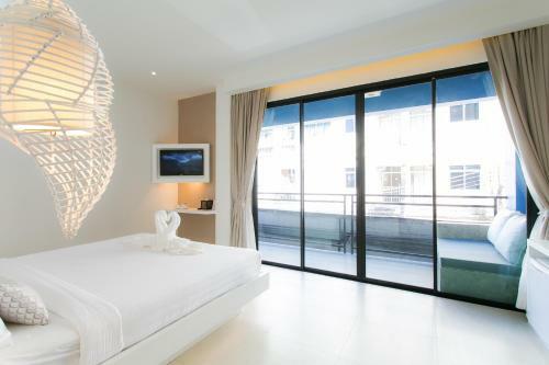 Hostal The House Patong