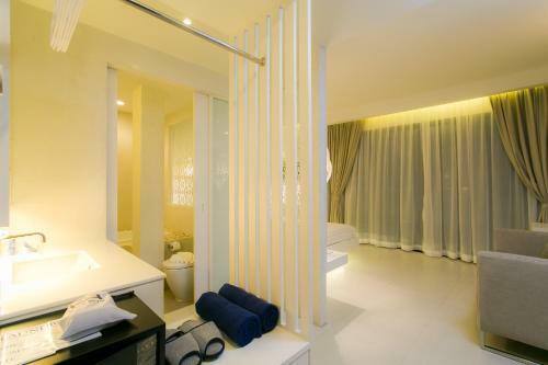 Hostal The House Patong