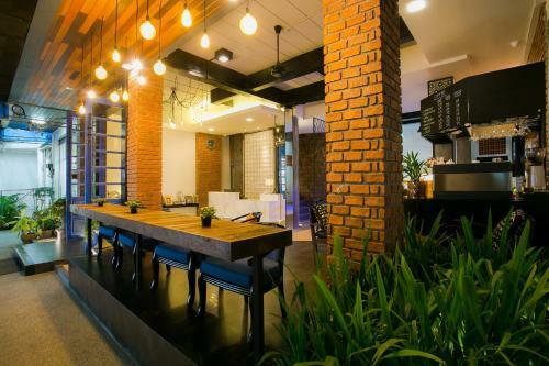 Hostal The House Patong
