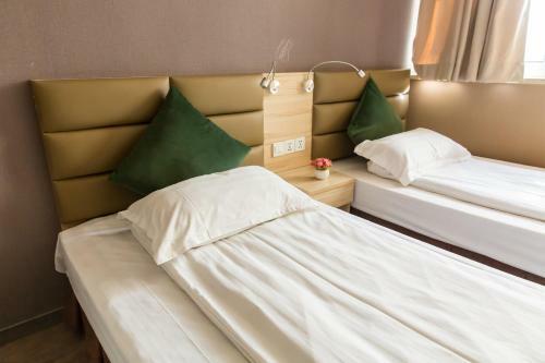 Shanghai Blue Mountain Bund Youth Hostel